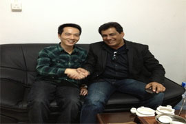 卡塔爾客戶留影